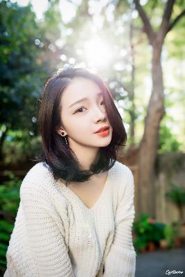 女秘书的挣扎：她经历了什么？30岁人妻的无奈与选择！